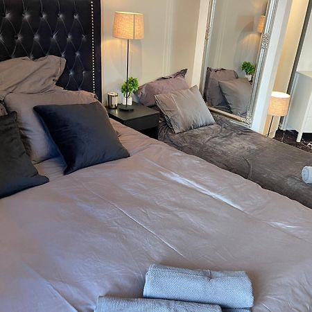 Luxurious Modern Room In Central Oslo - Eur 4K Expensive Bed And 82" Cinematic Tv Exteriör bild