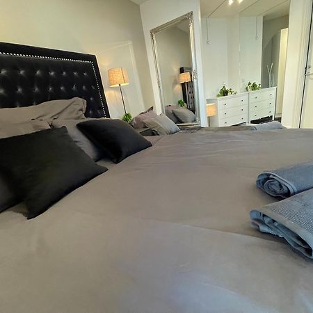 Luxurious Modern Room In Central Oslo - Eur 4K Expensive Bed And 82" Cinematic Tv Exteriör bild