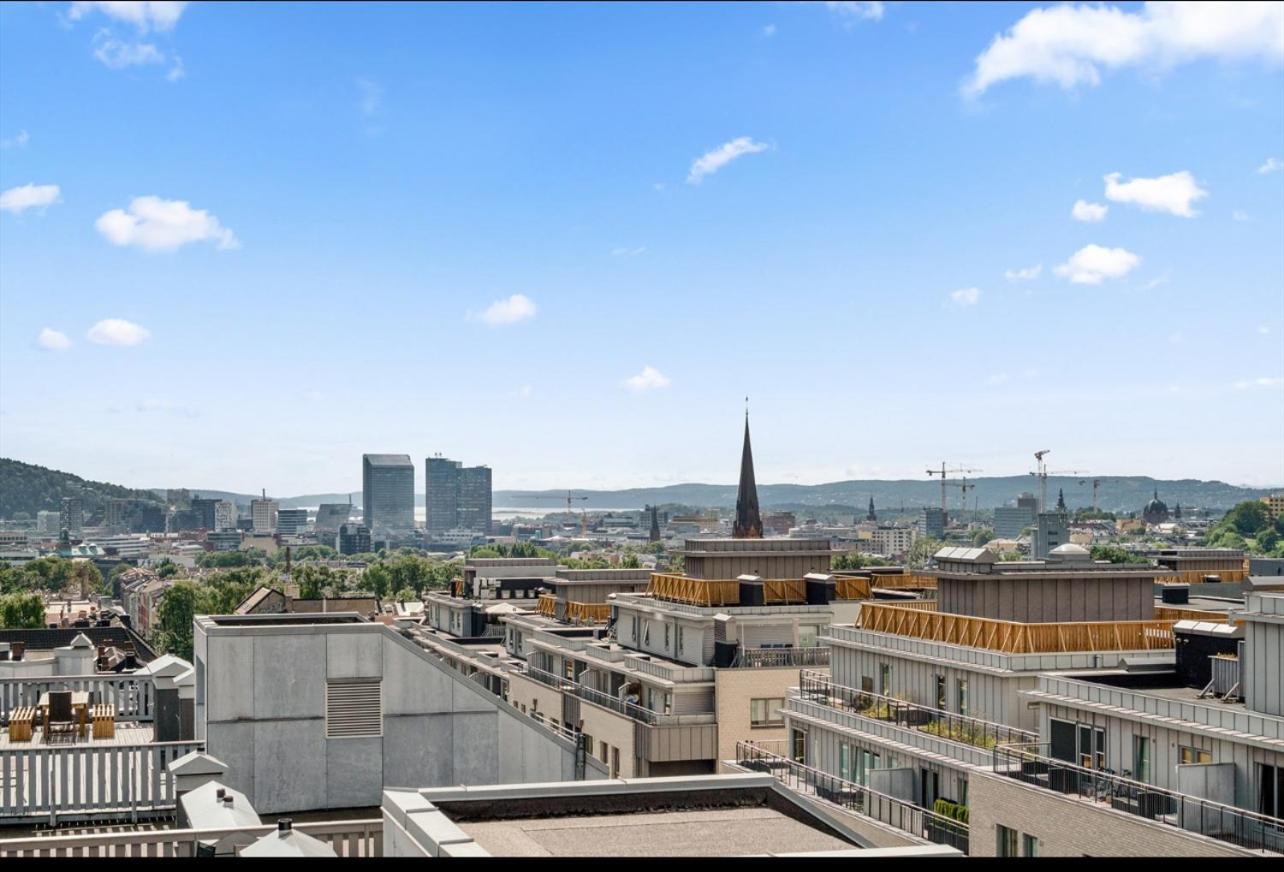 Luxurious Modern Room In Central Oslo - Eur 4K Expensive Bed And 82" Cinematic Tv Exteriör bild
