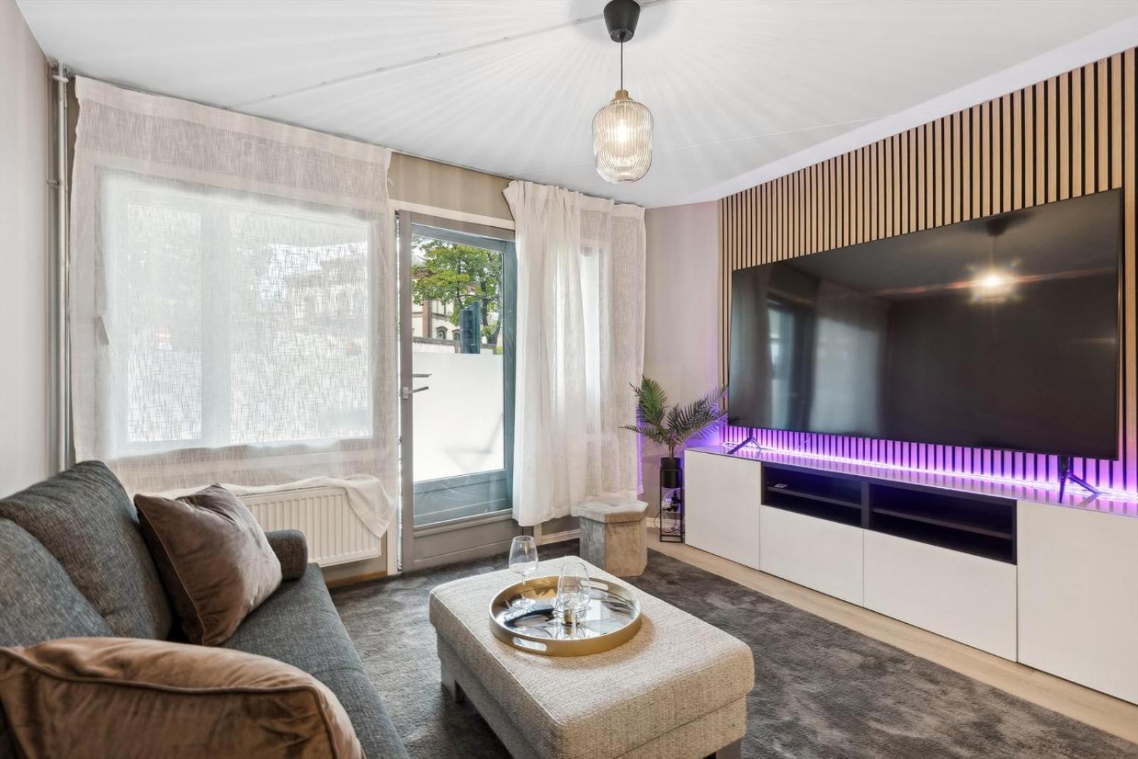 Luxurious Modern Room In Central Oslo - Eur 4K Expensive Bed And 82" Cinematic Tv Exteriör bild