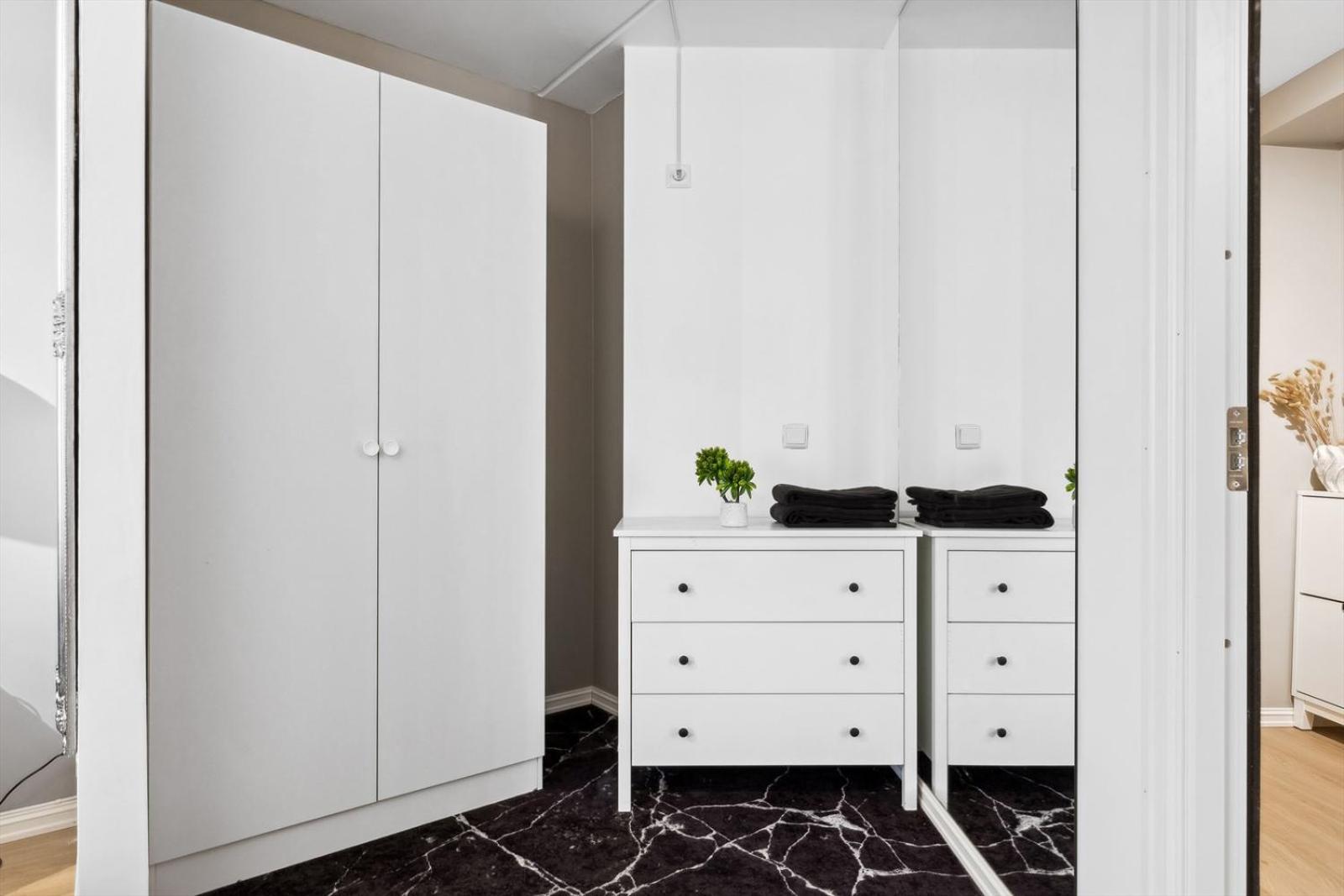 Luxurious Modern Room In Central Oslo - Eur 4K Expensive Bed And 82" Cinematic Tv Exteriör bild