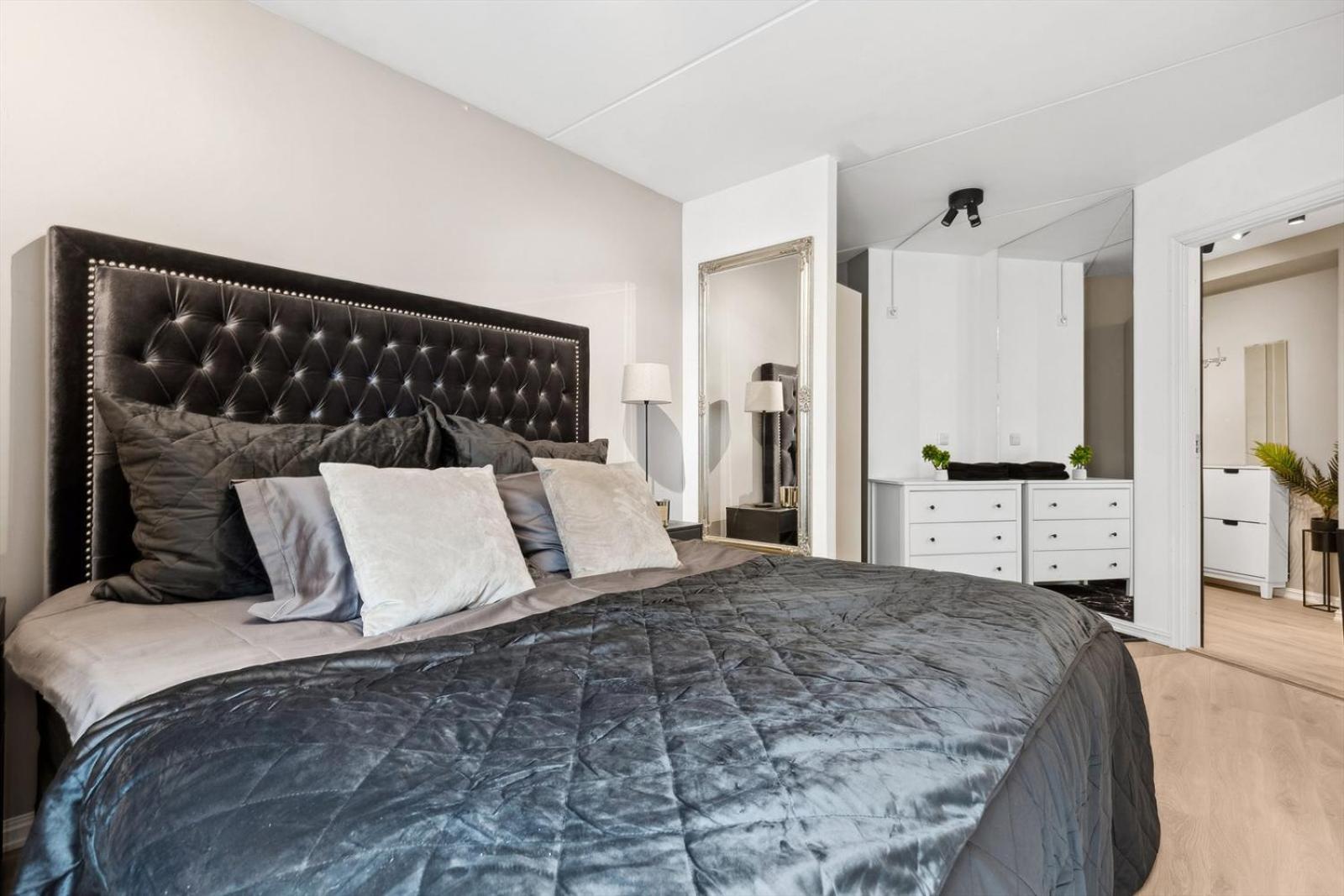Luxurious Modern Room In Central Oslo - Eur 4K Expensive Bed And 82" Cinematic Tv Exteriör bild