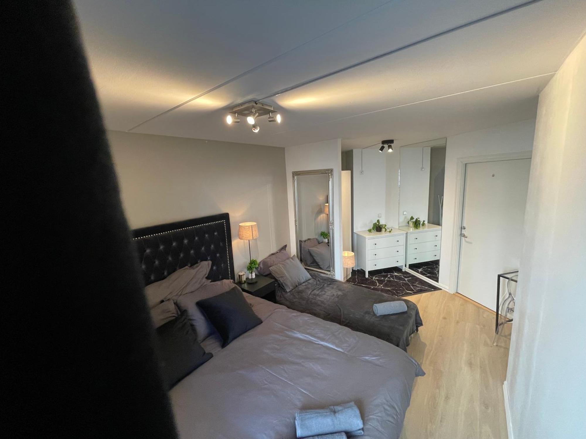 Luxurious Modern Room In Central Oslo - Eur 4K Expensive Bed And 82" Cinematic Tv Exteriör bild