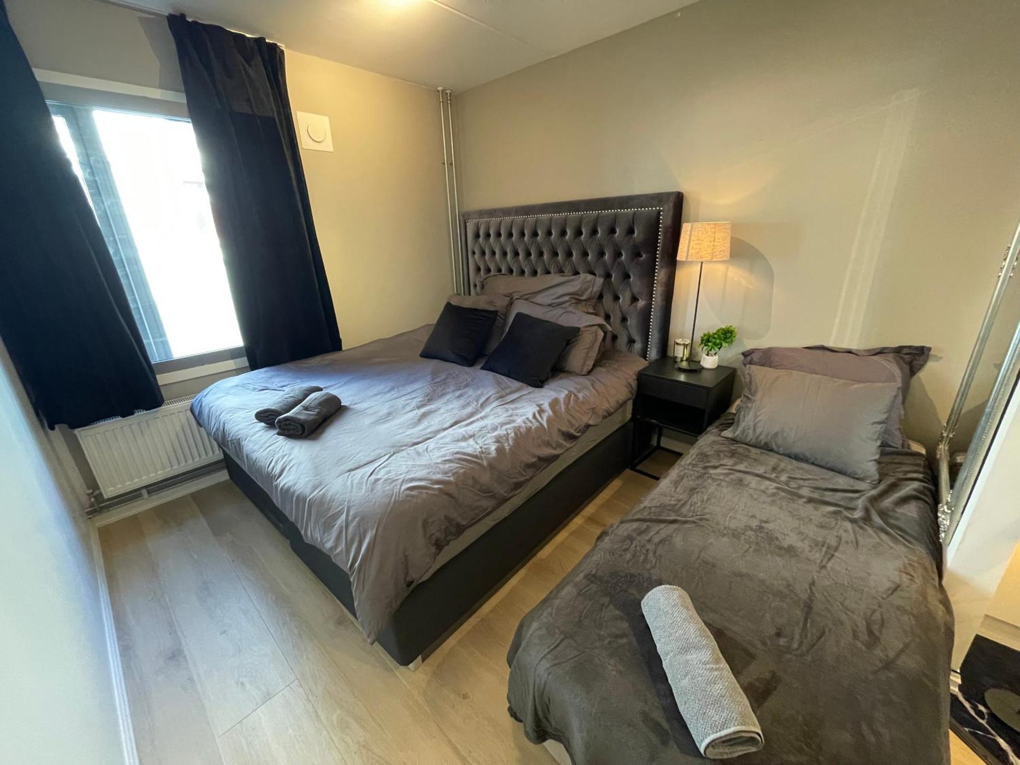 Luxurious Modern Room In Central Oslo - Eur 4K Expensive Bed And 82" Cinematic Tv Exteriör bild