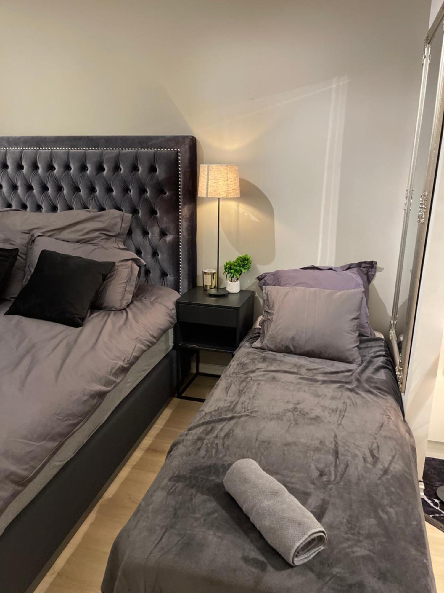 Luxurious Modern Room In Central Oslo - Eur 4K Expensive Bed And 82" Cinematic Tv Exteriör bild
